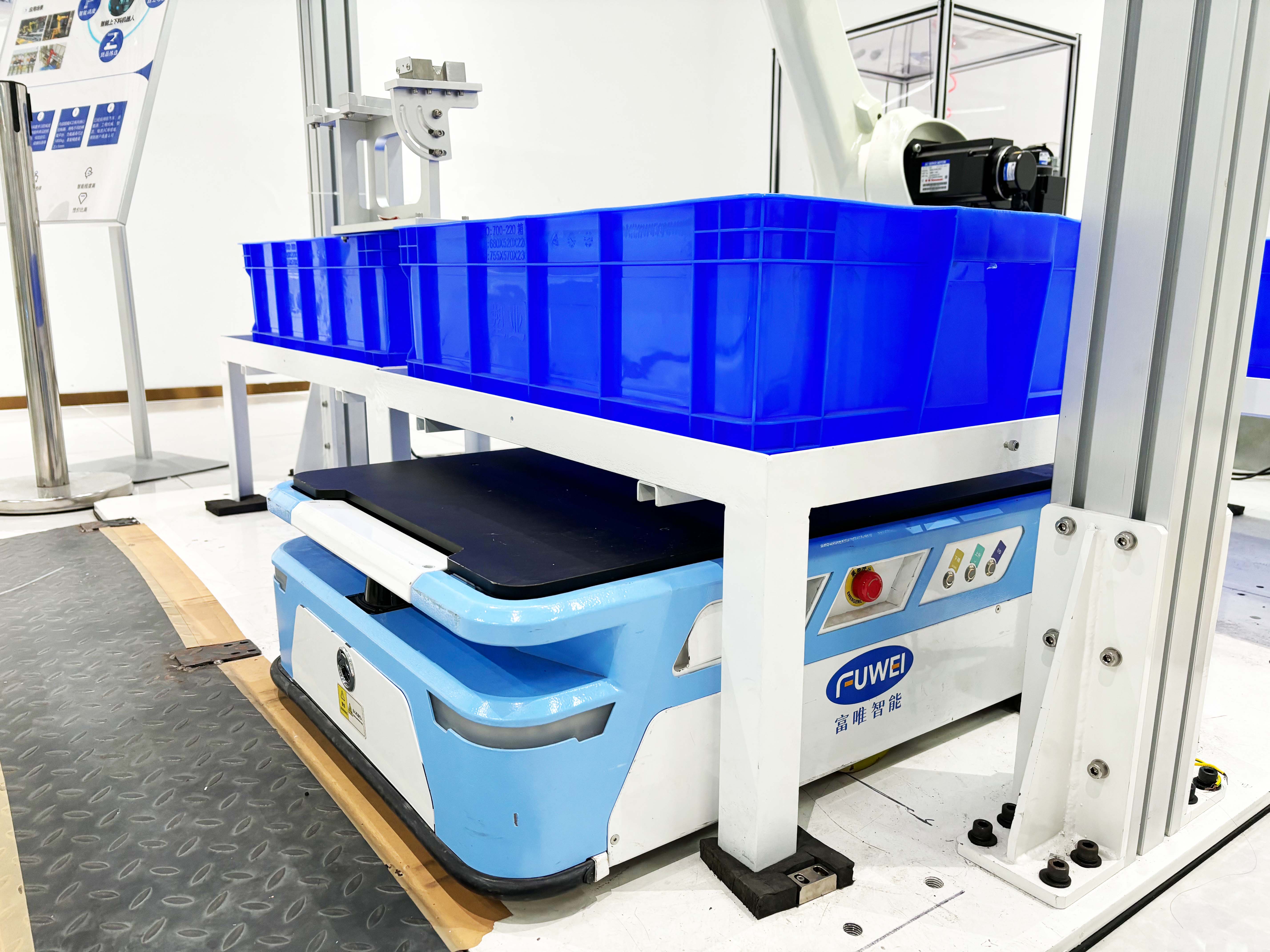 提升效率与安全：和面机智能转运机器人推动食品行业智能化